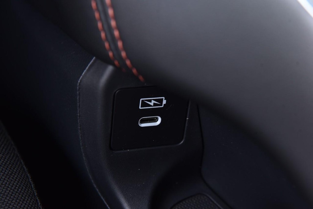 Honda HR-V Vehicle Image 18