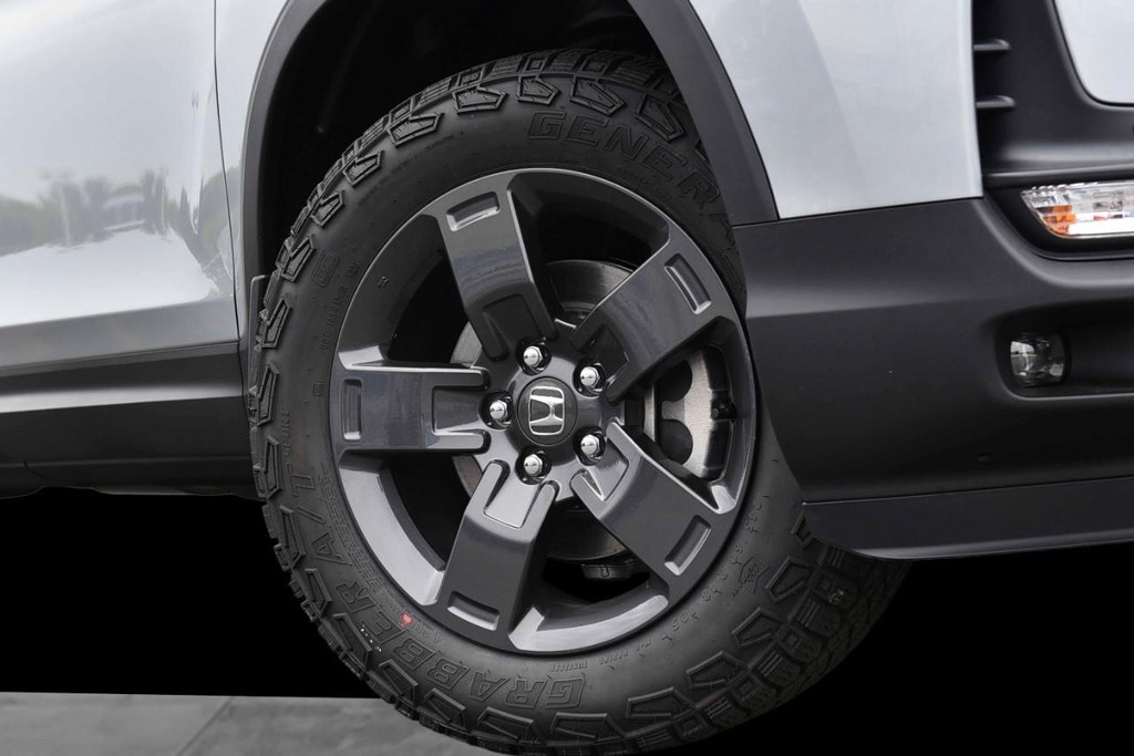 Honda Ridgeline Vehicle Image 03