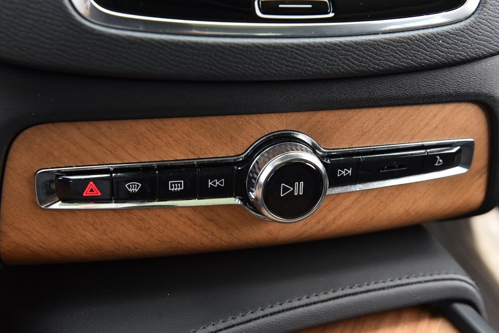Volvo XC90 Vehicle Image 15