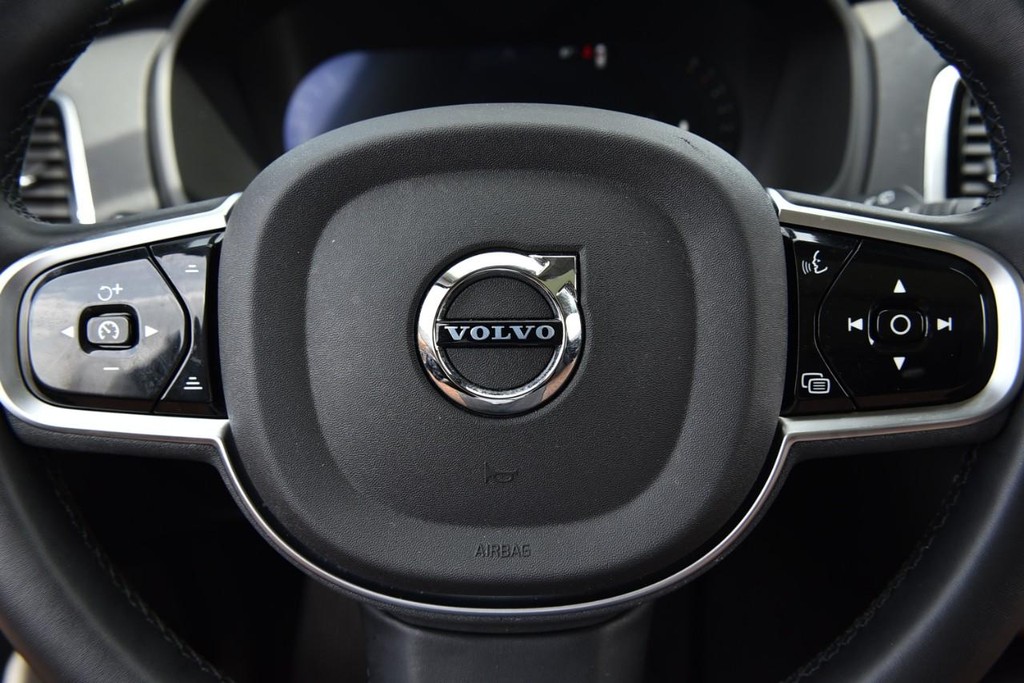 Volvo XC90 Vehicle Image 16
