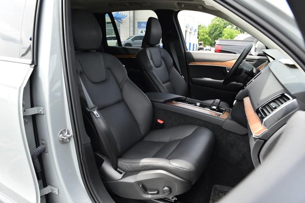 Volvo XC90 Vehicle Image 19