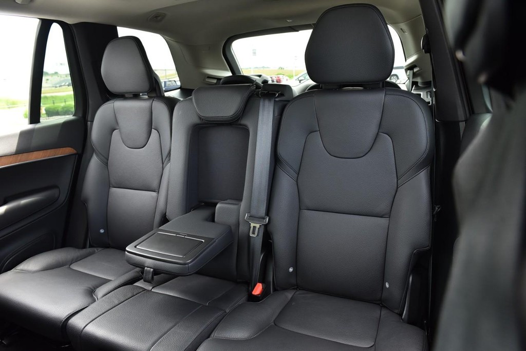 Volvo XC90 Vehicle Image 21