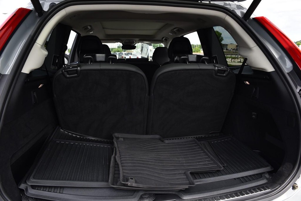 Volvo XC90 Vehicle Image 24
