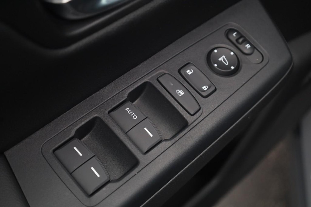 Honda CR-V Vehicle Image 11