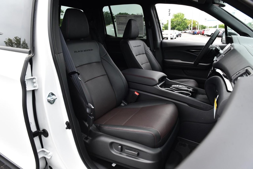 Honda Ridgeline Vehicle Image 26