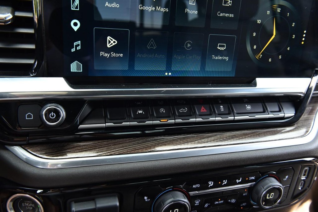 Chevrolet Silverado 1500 Vehicle Full-screen Gallery Image 14
