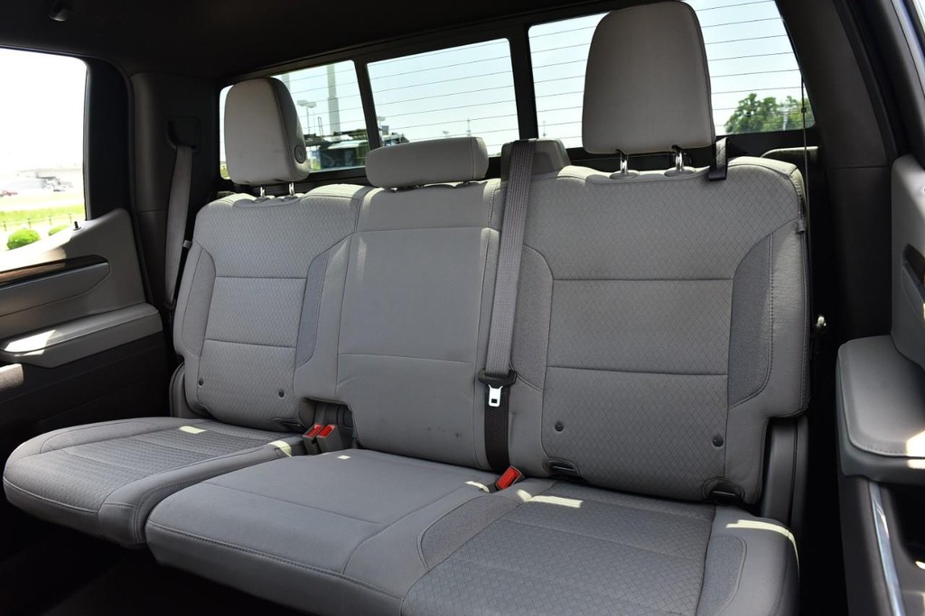 Chevrolet Silverado 1500 Vehicle Full-screen Gallery Image 20
