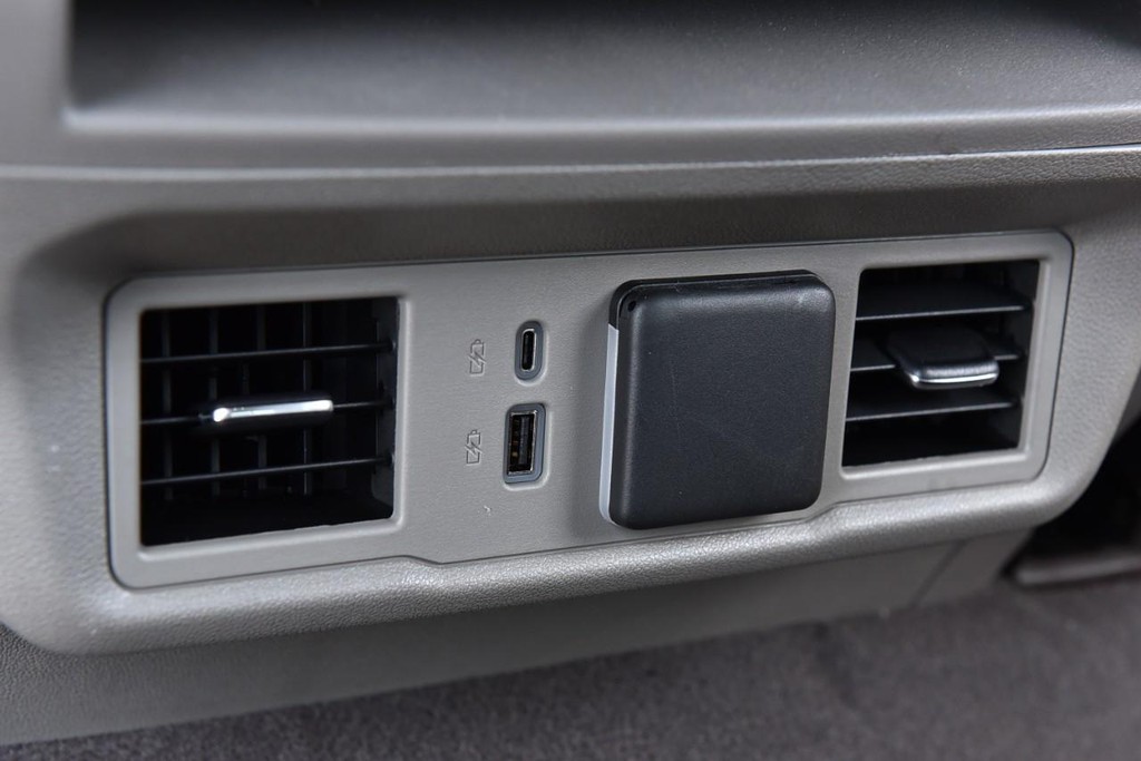 Chevrolet Silverado 1500 Vehicle Full-screen Gallery Image 21