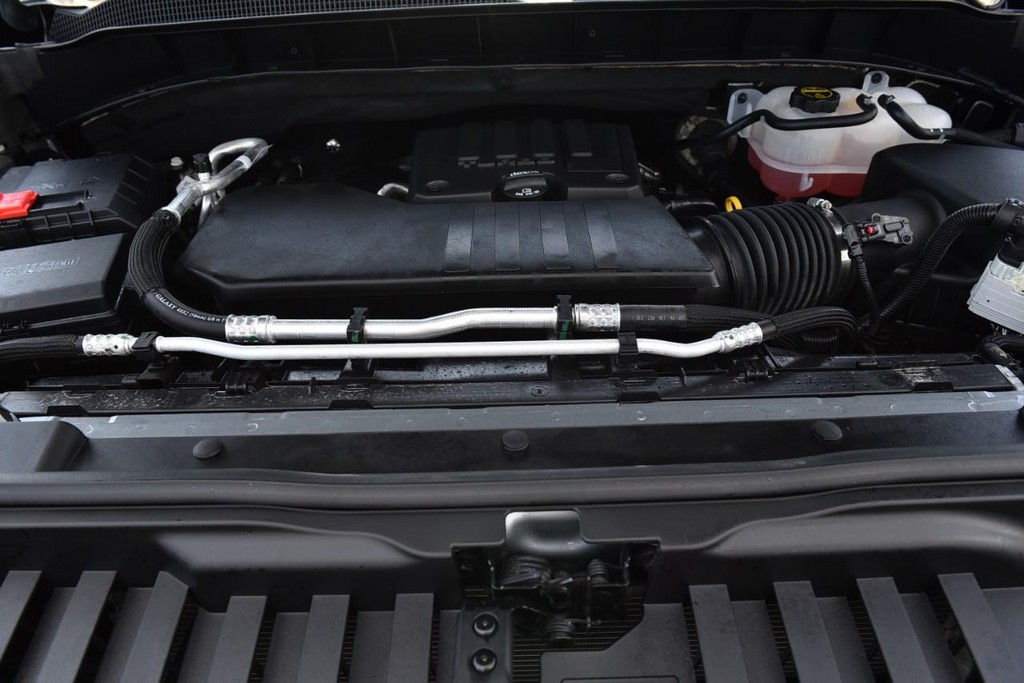 Chevrolet Silverado 1500 Vehicle Full-screen Gallery Image 22