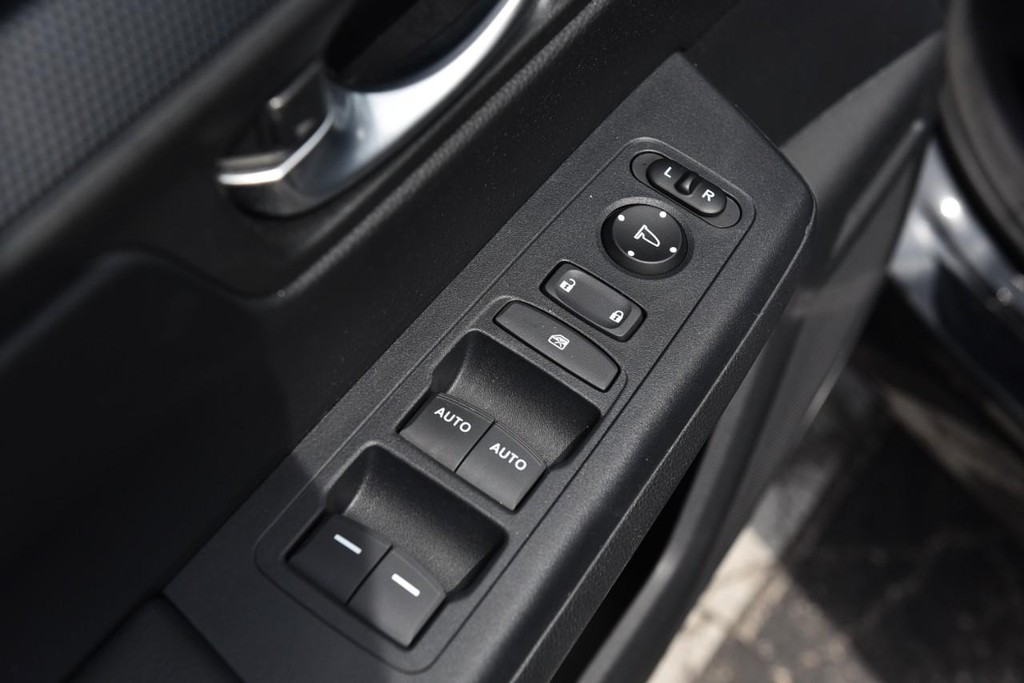 Honda CR-V Vehicle Full-screen Gallery Image 8