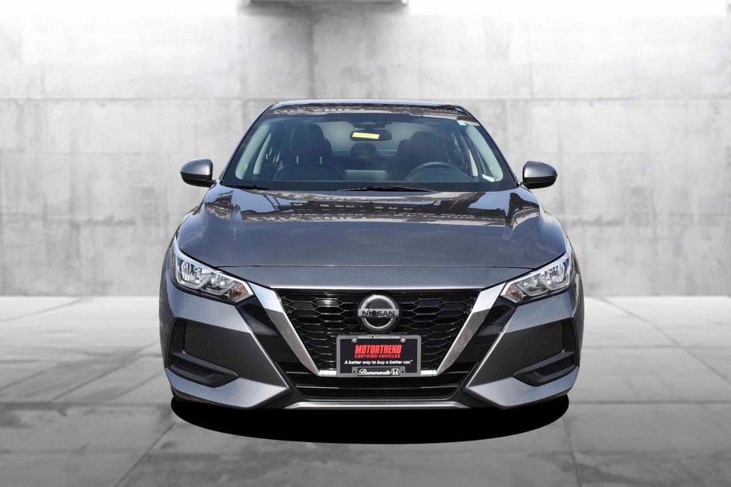 Nissan Sentra Vehicle Full-screen Gallery Image 4