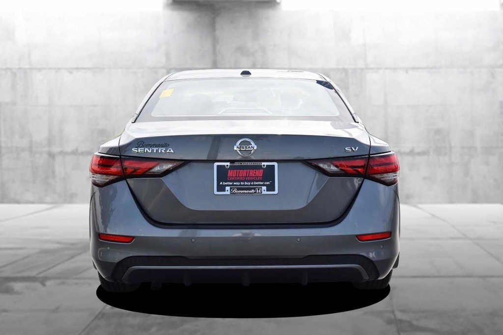 Nissan Sentra Vehicle Full-screen Gallery Image 6