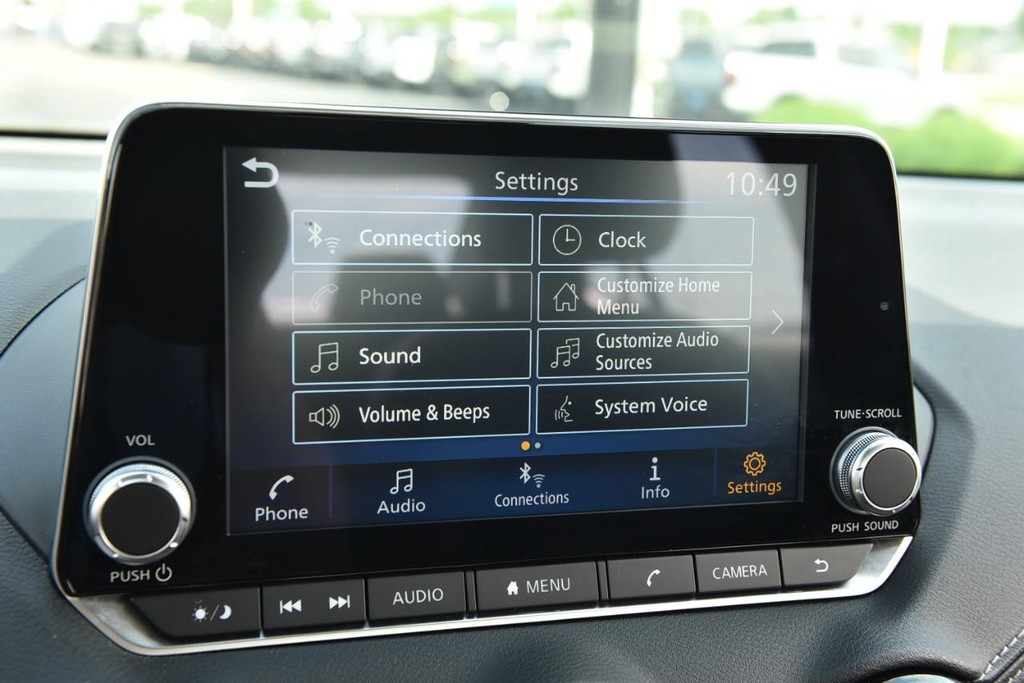 Nissan Sentra Vehicle Full-screen Gallery Image 13