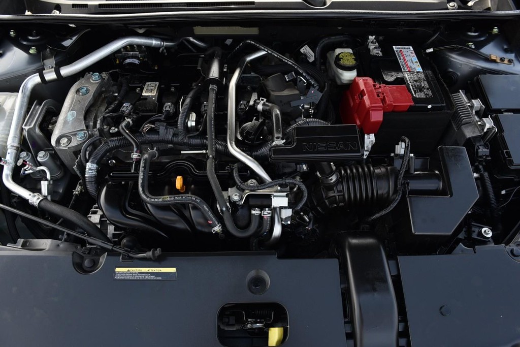 Nissan Sentra Vehicle Full-screen Gallery Image 23