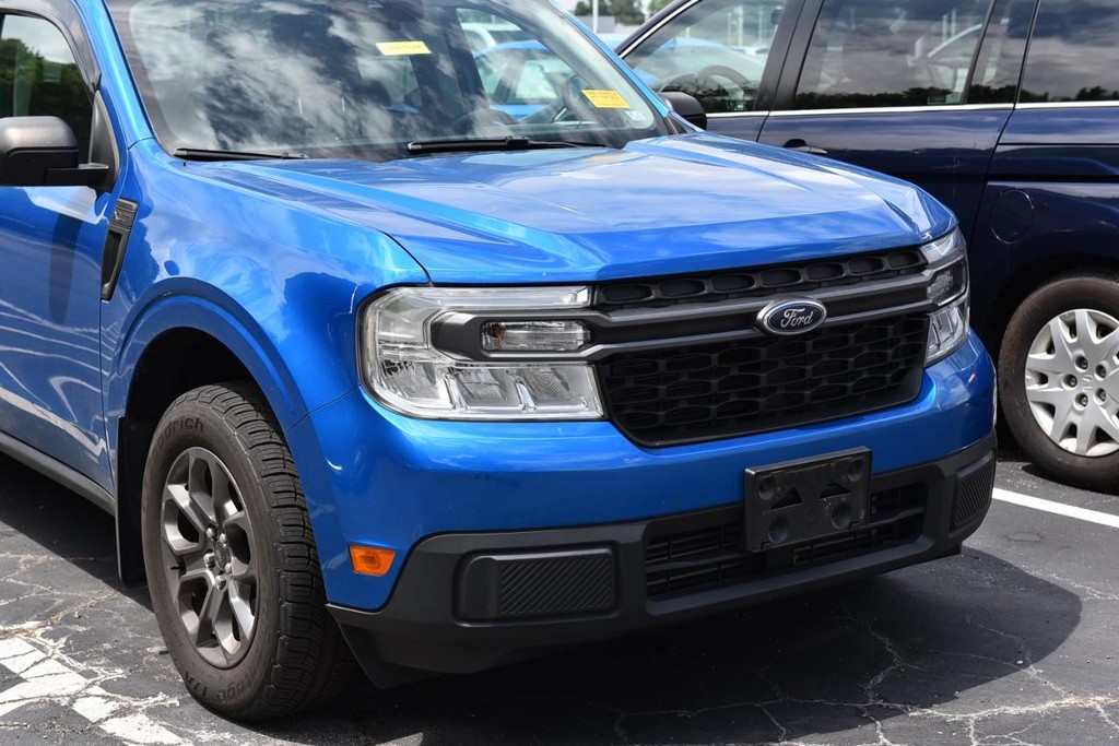 Ford Maverick Vehicle Full-screen Gallery Image 2