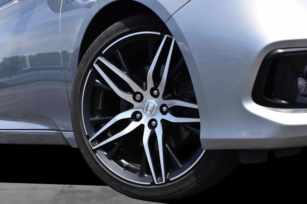 Honda Accord Hybrid Vehicle Full-screen Gallery Image 3