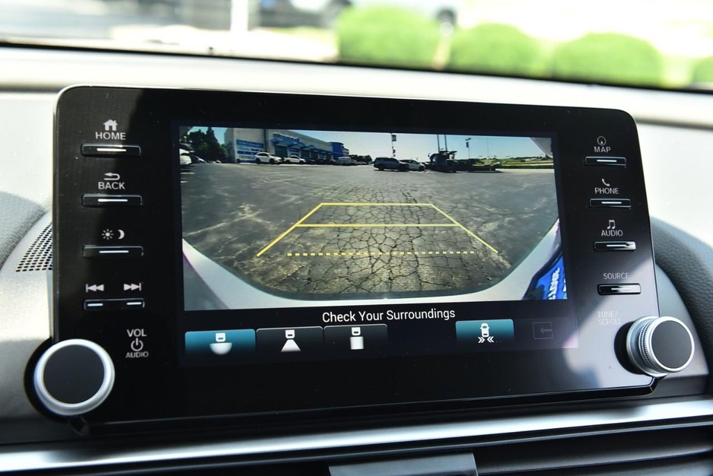 Honda Accord Hybrid Vehicle Full-screen Gallery Image 14