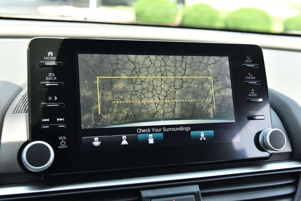 Honda Accord Hybrid Vehicle Full-screen Gallery Image 15