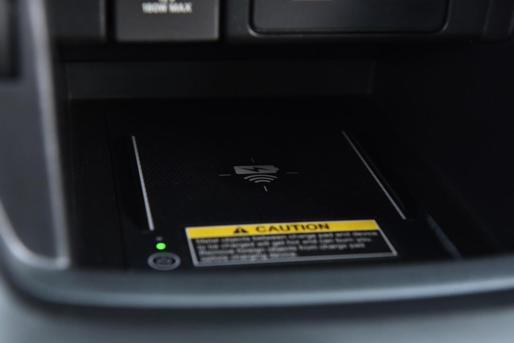 Honda Accord Hybrid Vehicle Full-screen Gallery Image 20