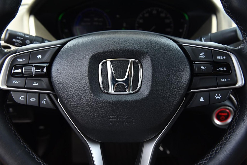 Honda Accord Hybrid Vehicle Full-screen Gallery Image 22