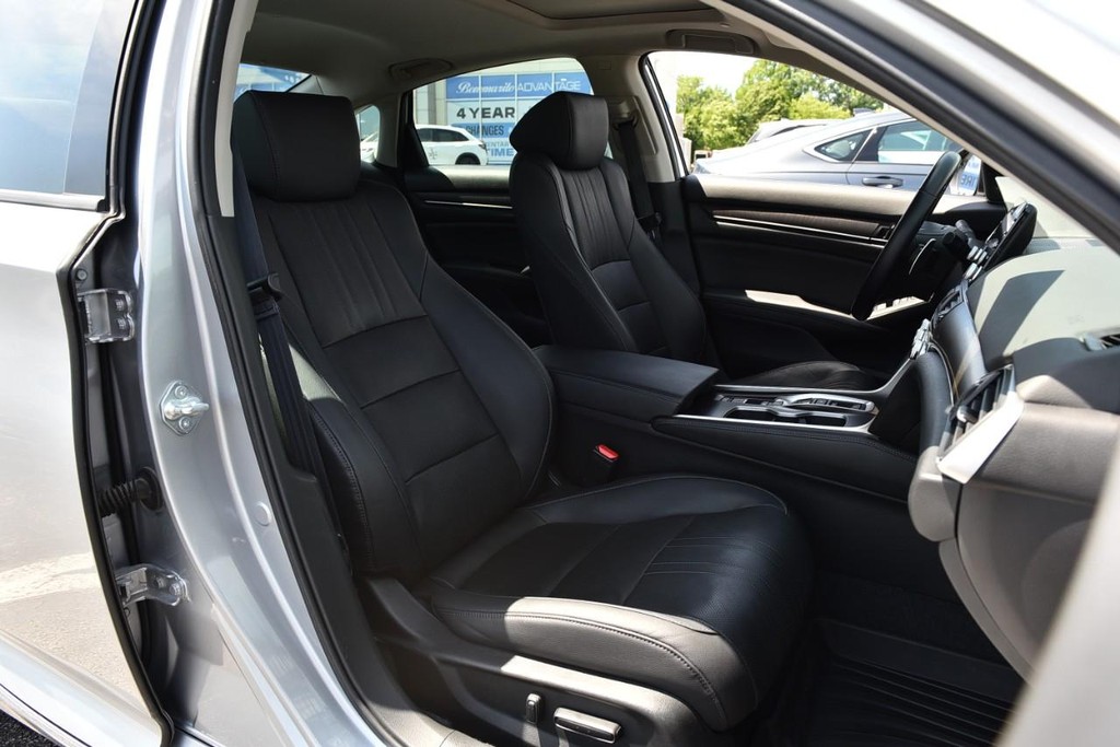 Honda Accord Hybrid Vehicle Full-screen Gallery Image 24