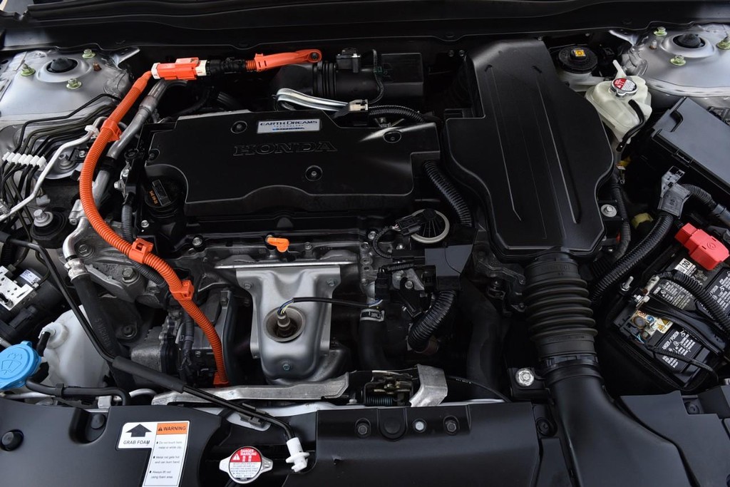 Honda Accord Hybrid Vehicle Full-screen Gallery Image 30