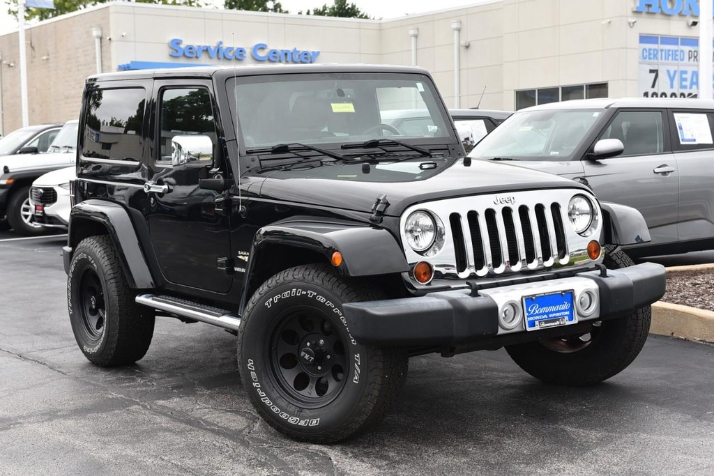 Jeep Wrangler Vehicle Full-screen Gallery Image 2