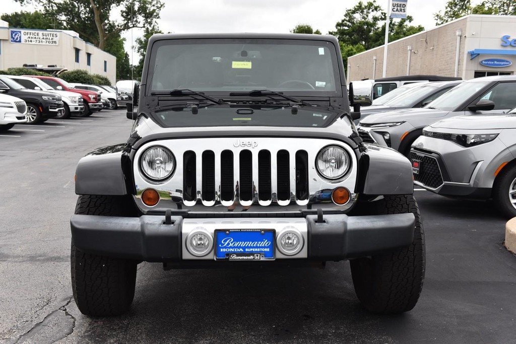 Jeep Wrangler Vehicle Full-screen Gallery Image 4