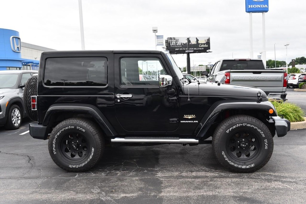 Jeep Wrangler Vehicle Full-screen Gallery Image 5