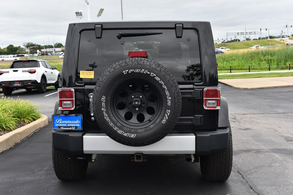 Jeep Wrangler Vehicle Full-screen Gallery Image 6