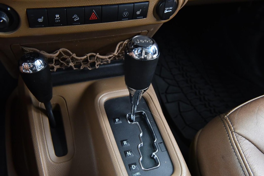 Jeep Wrangler Vehicle Full-screen Gallery Image 14