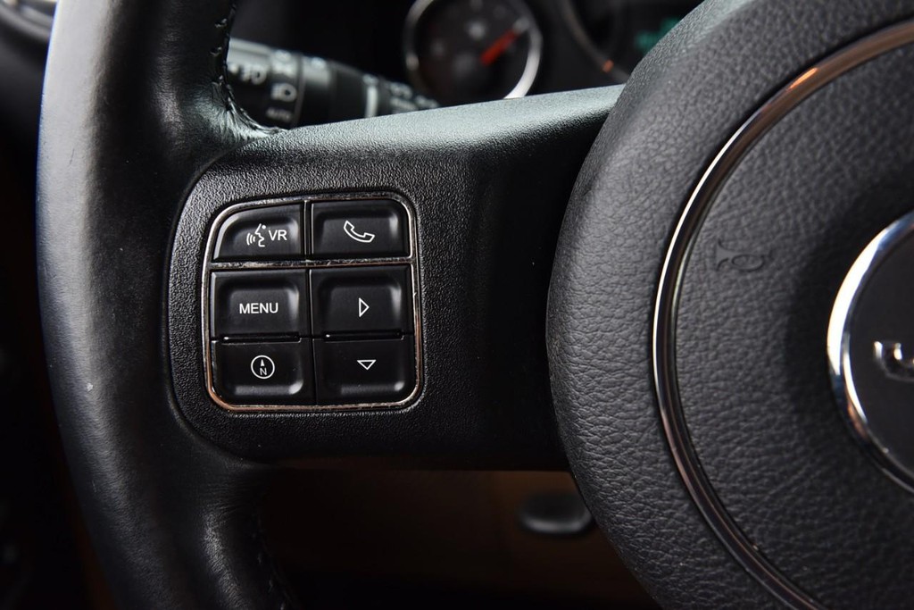 Jeep Wrangler Vehicle Full-screen Gallery Image 16