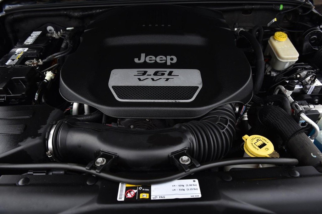 Jeep Wrangler Vehicle Full-screen Gallery Image 21