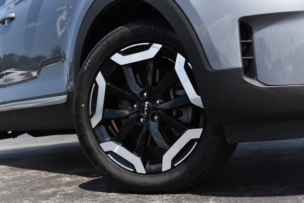 Kia Telluride Vehicle Full-screen Gallery Image 3