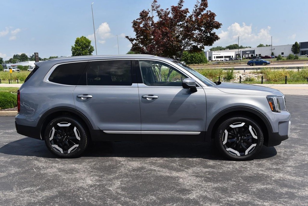 Kia Telluride Vehicle Full-screen Gallery Image 5