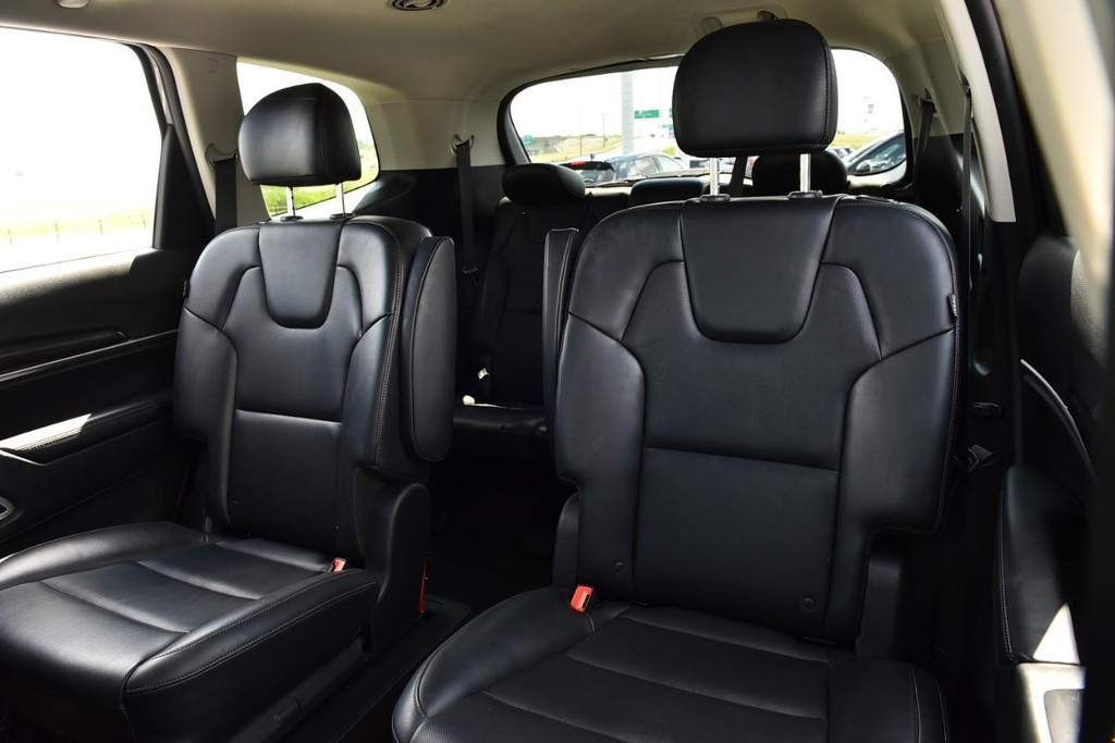 Kia Telluride Vehicle Full-screen Gallery Image 24