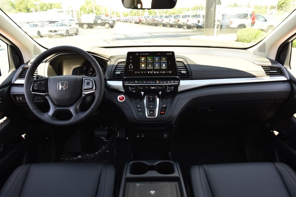 Honda Odyssey Vehicle Full-screen Gallery Image 7