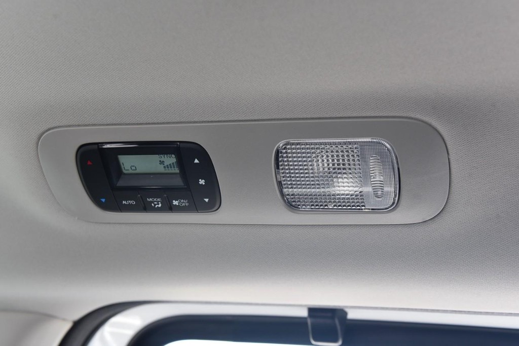 Honda Odyssey Vehicle Full-screen Gallery Image 26