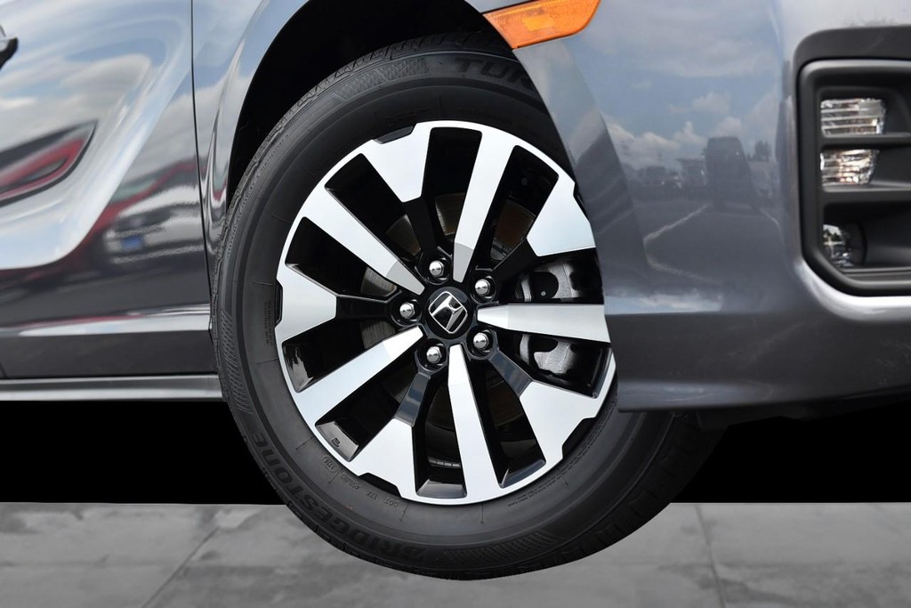 Honda Odyssey Vehicle Full-screen Gallery Image 3