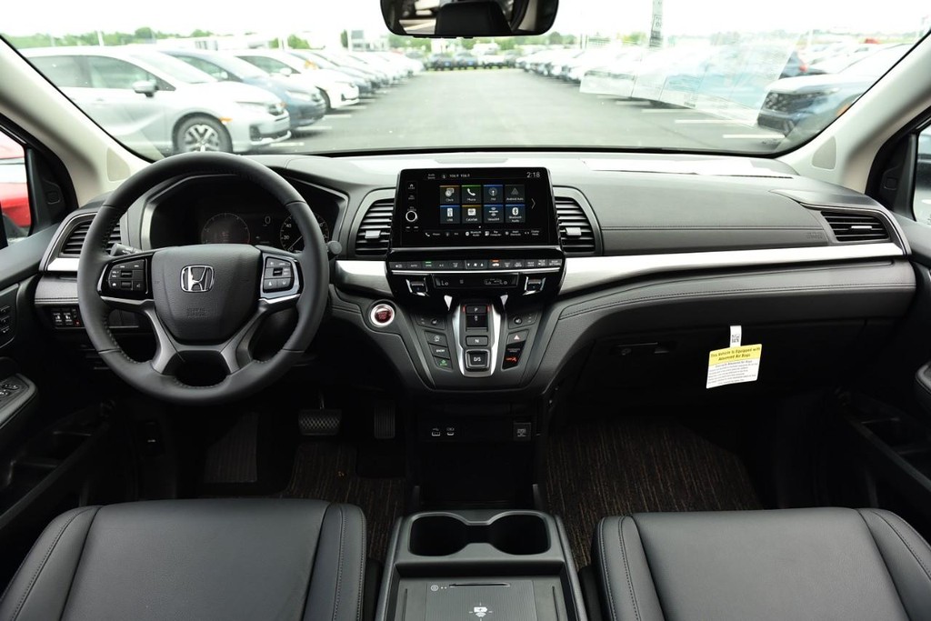 Honda Odyssey Vehicle Full-screen Gallery Image 7