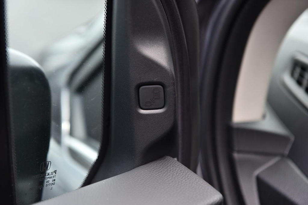 Honda Odyssey Vehicle Full-screen Gallery Image 10