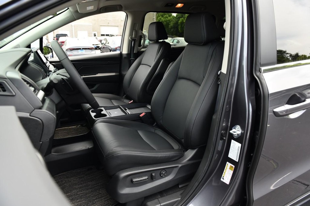 Honda Odyssey Vehicle Full-screen Gallery Image 23