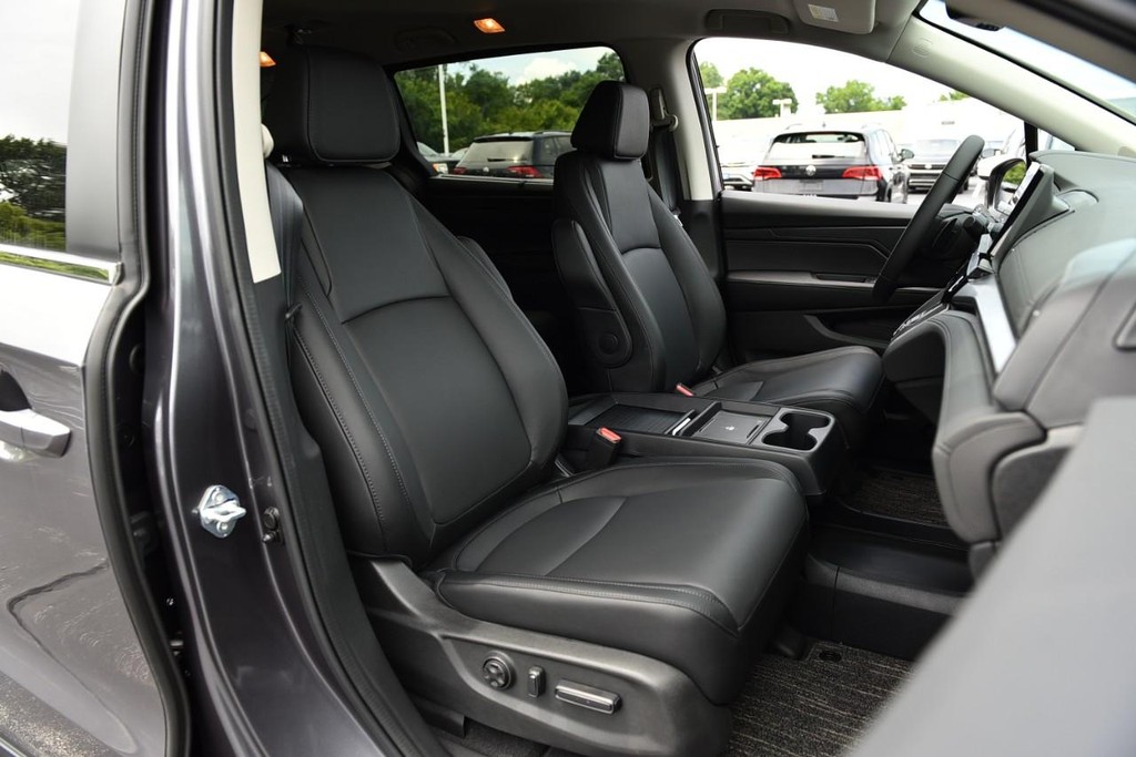 Honda Odyssey Vehicle Full-screen Gallery Image 24