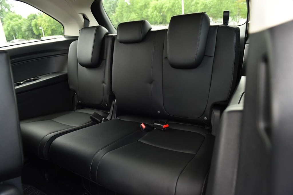Honda Odyssey Vehicle Full-screen Gallery Image 30
