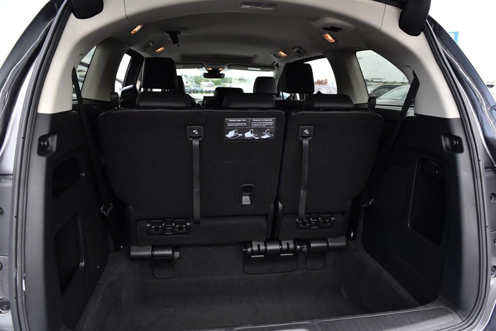 Honda Odyssey Vehicle Full-screen Gallery Image 31