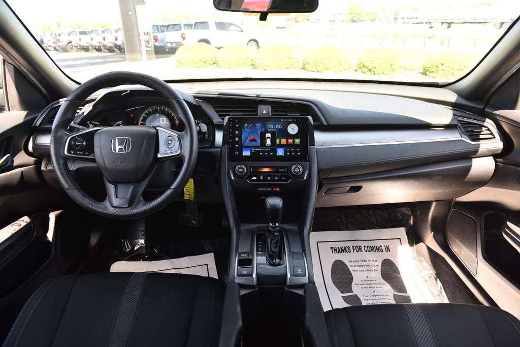 Honda Civic Hatchback Vehicle Full-screen Gallery Image 7