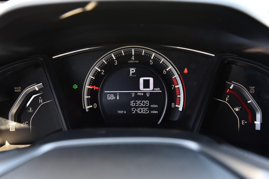 Honda Civic Hatchback Vehicle Full-screen Gallery Image 10