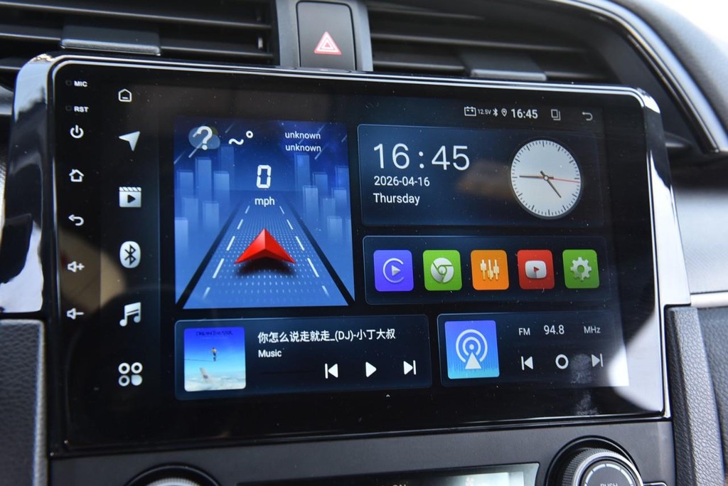 Honda Civic Hatchback Vehicle Full-screen Gallery Image 12