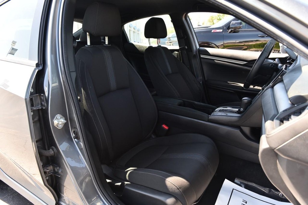 Honda Civic Hatchback Vehicle Full-screen Gallery Image 17