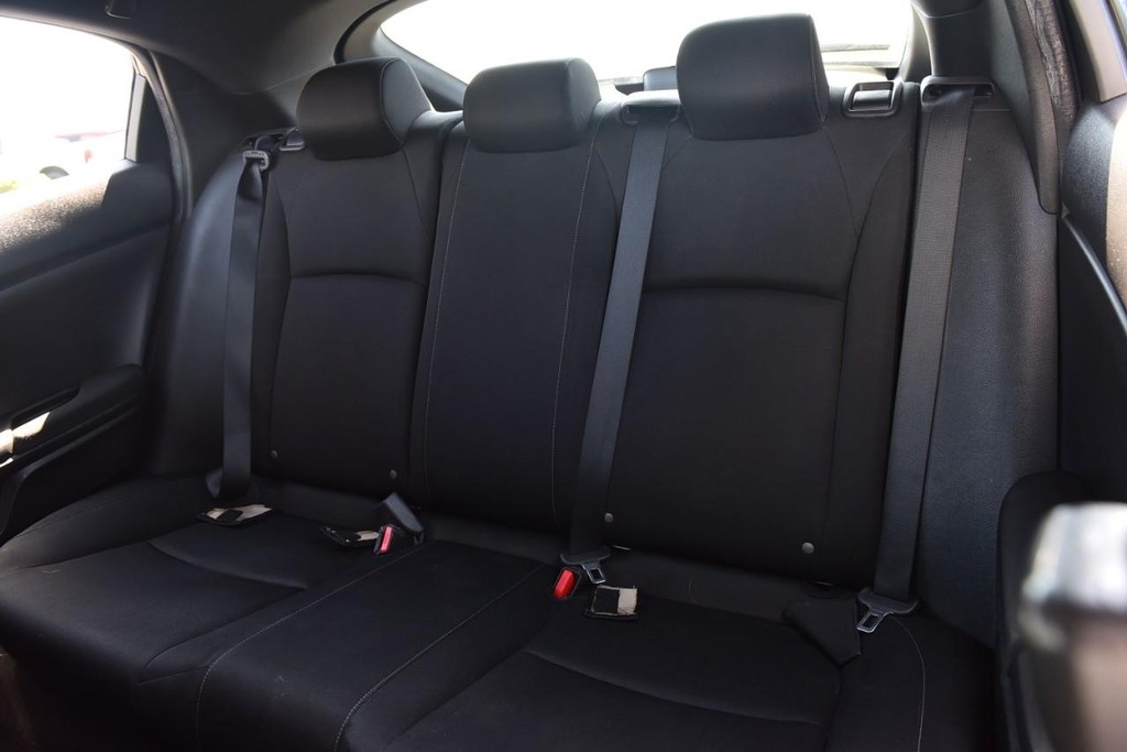 Honda Civic Hatchback Vehicle Full-screen Gallery Image 18
